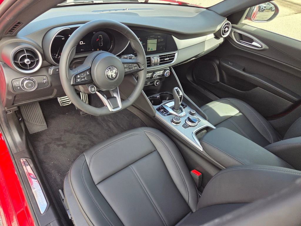 2026 Alfa Romeo Giulia - Photo 11