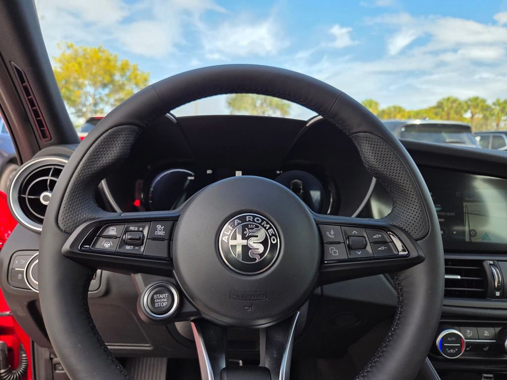 2026 Alfa Romeo Giulia - Photo 14
