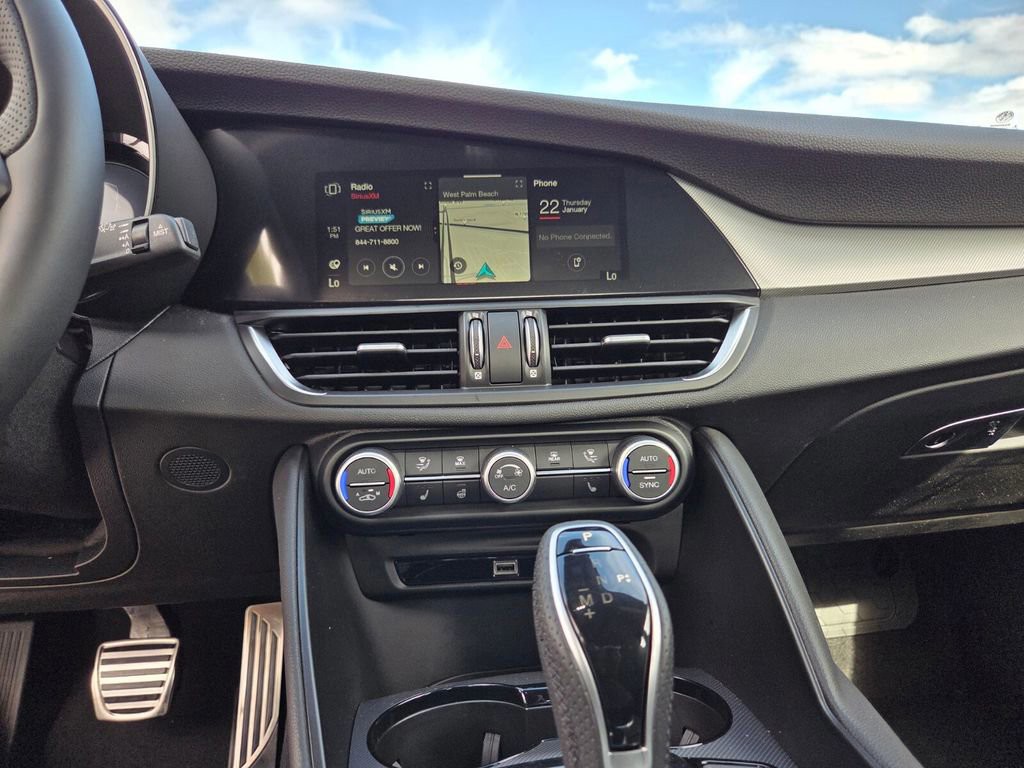 2026 Alfa Romeo Giulia - Photo 15
