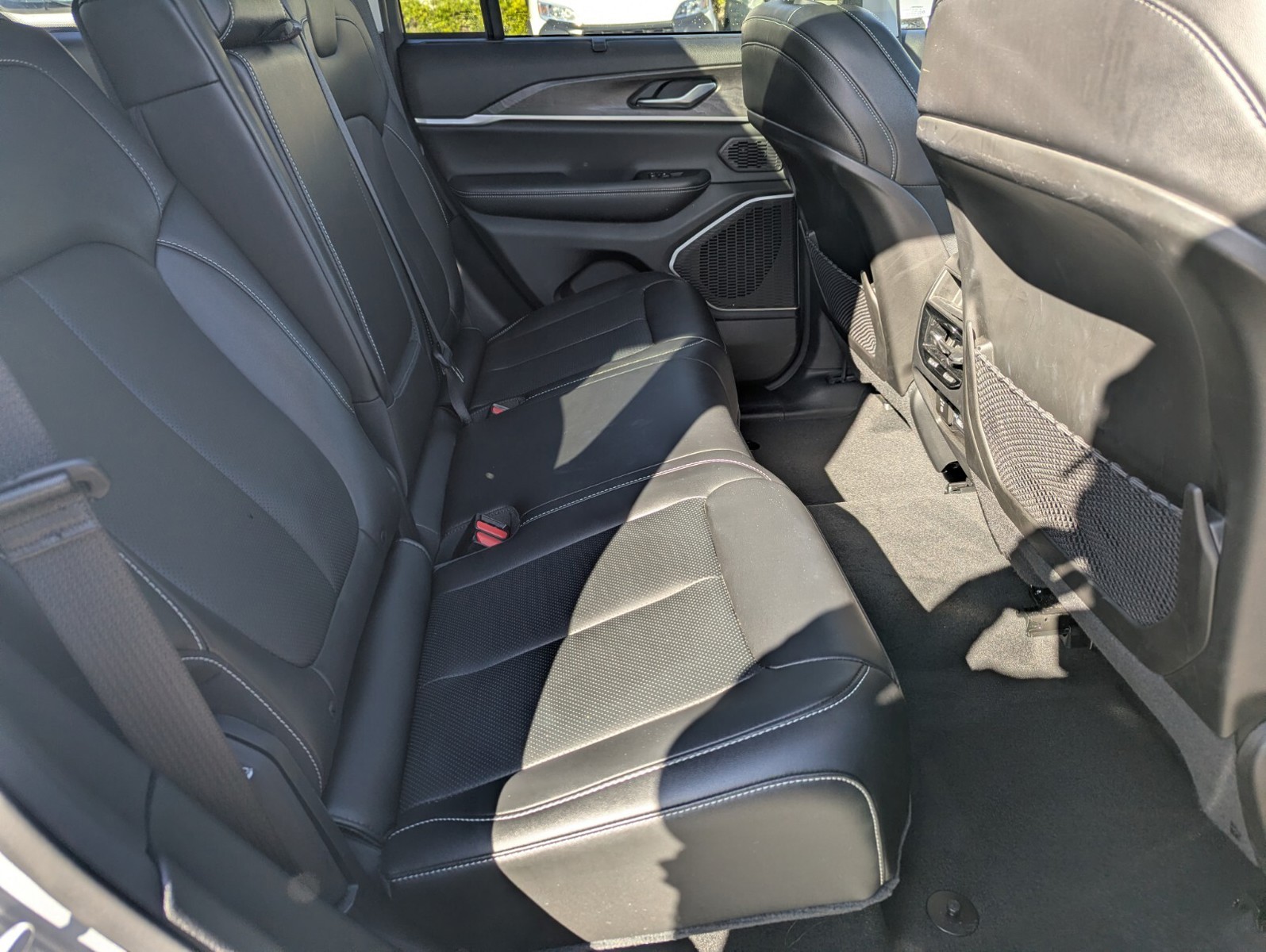 2022 Jeep Grand Cherokee - Photo 13