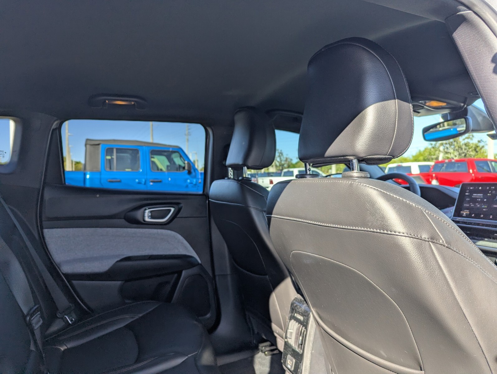 2023 Jeep Compass - Photo 12