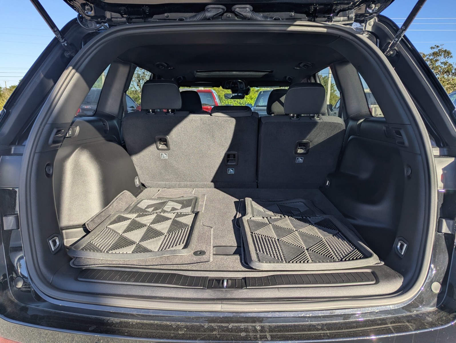 2025 Jeep Grand Cherokee - Photo 15