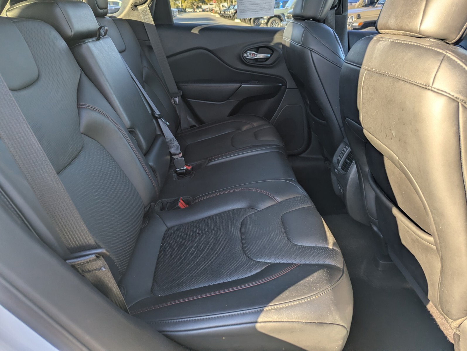 2021 Jeep Cherokee - Photo 13