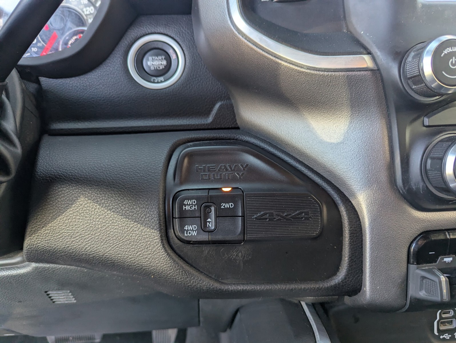 2022 Ram 3500 - Photo 24