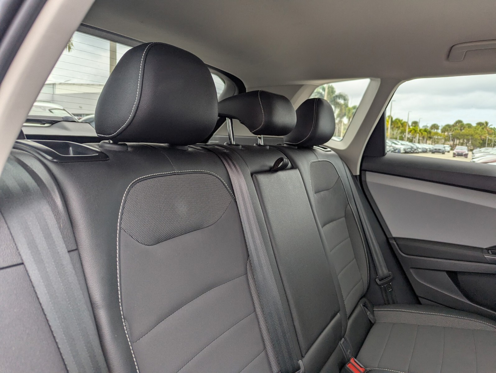 2022 Volkswagen Taos - Photo 14