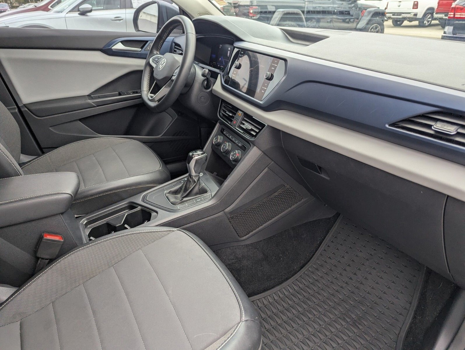 2022 Volkswagen Taos - Photo 9
