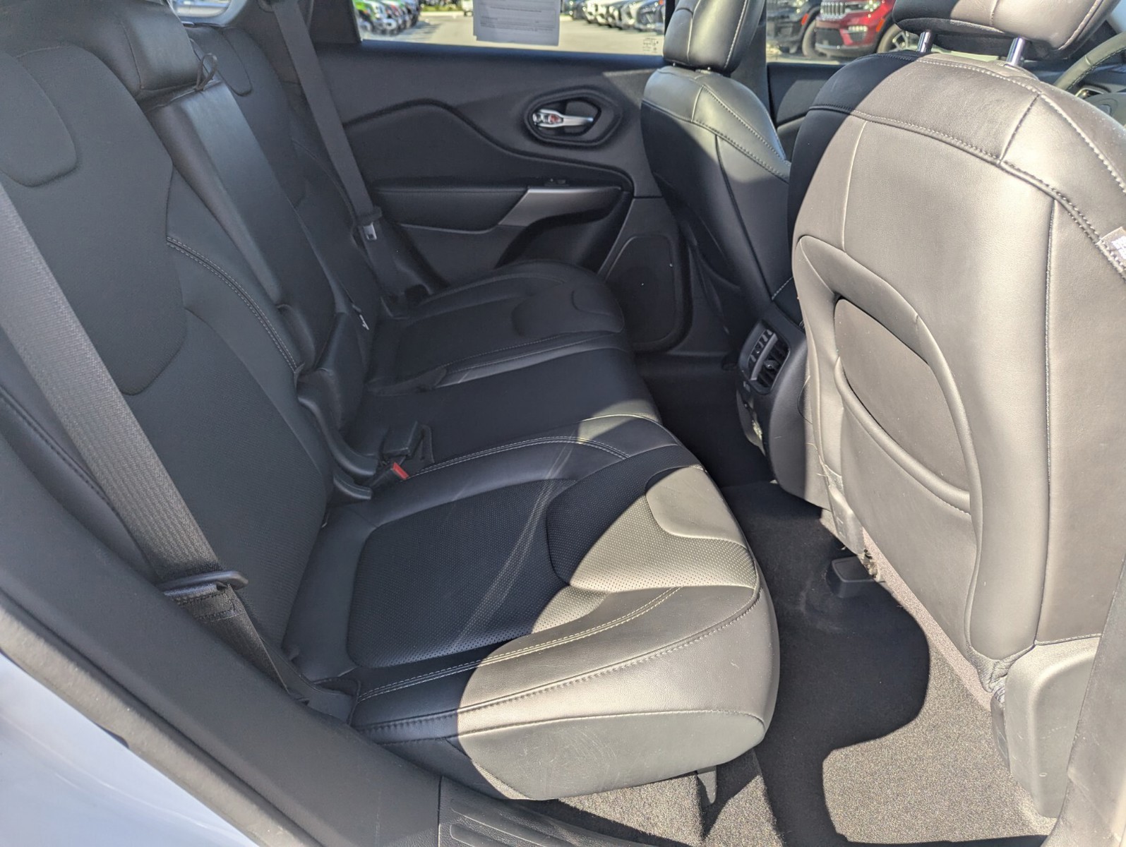2021 Jeep Cherokee - Photo 13