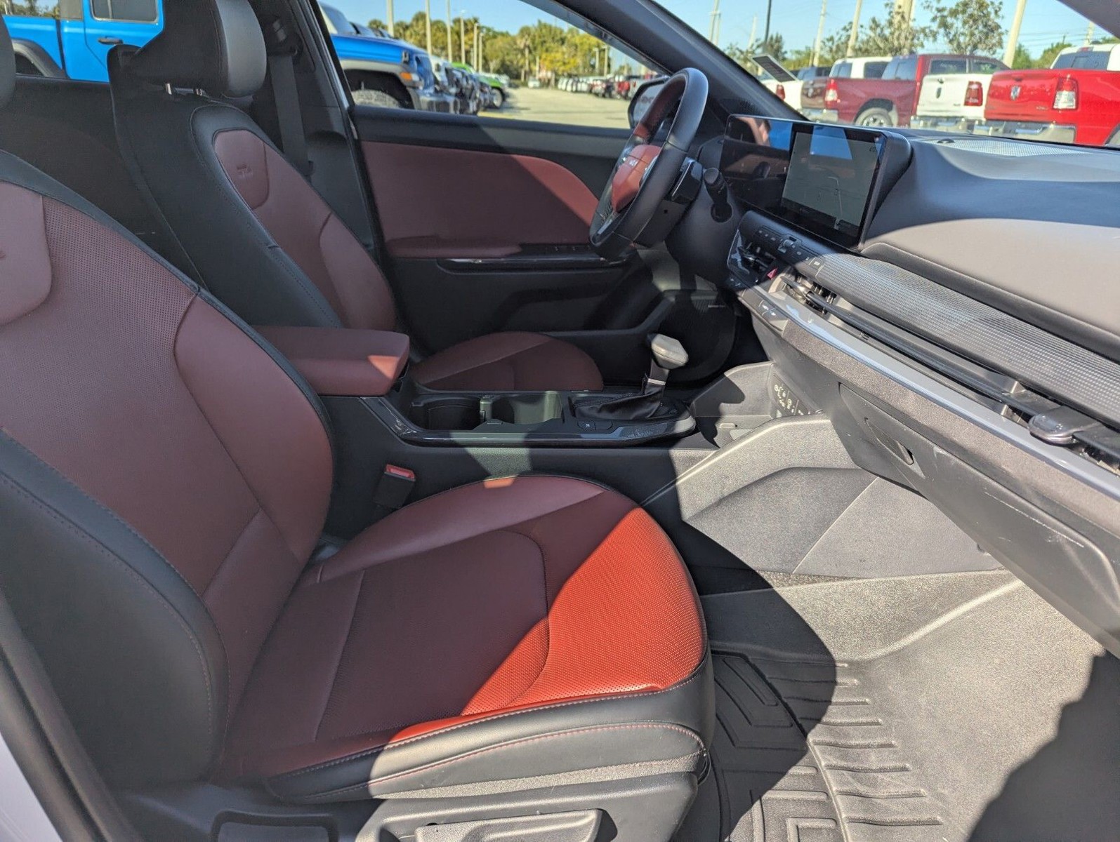 2025 Kia K4 - Photo 10