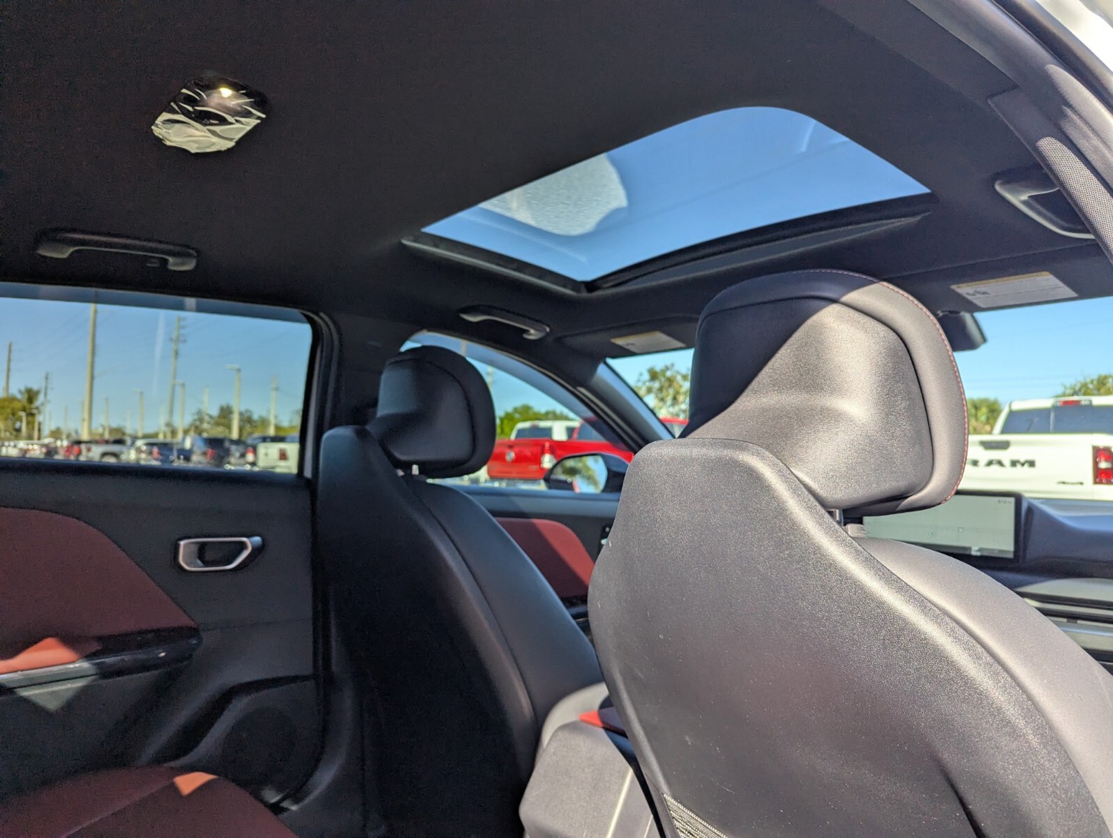 2025 Kia K4 - Photo 12