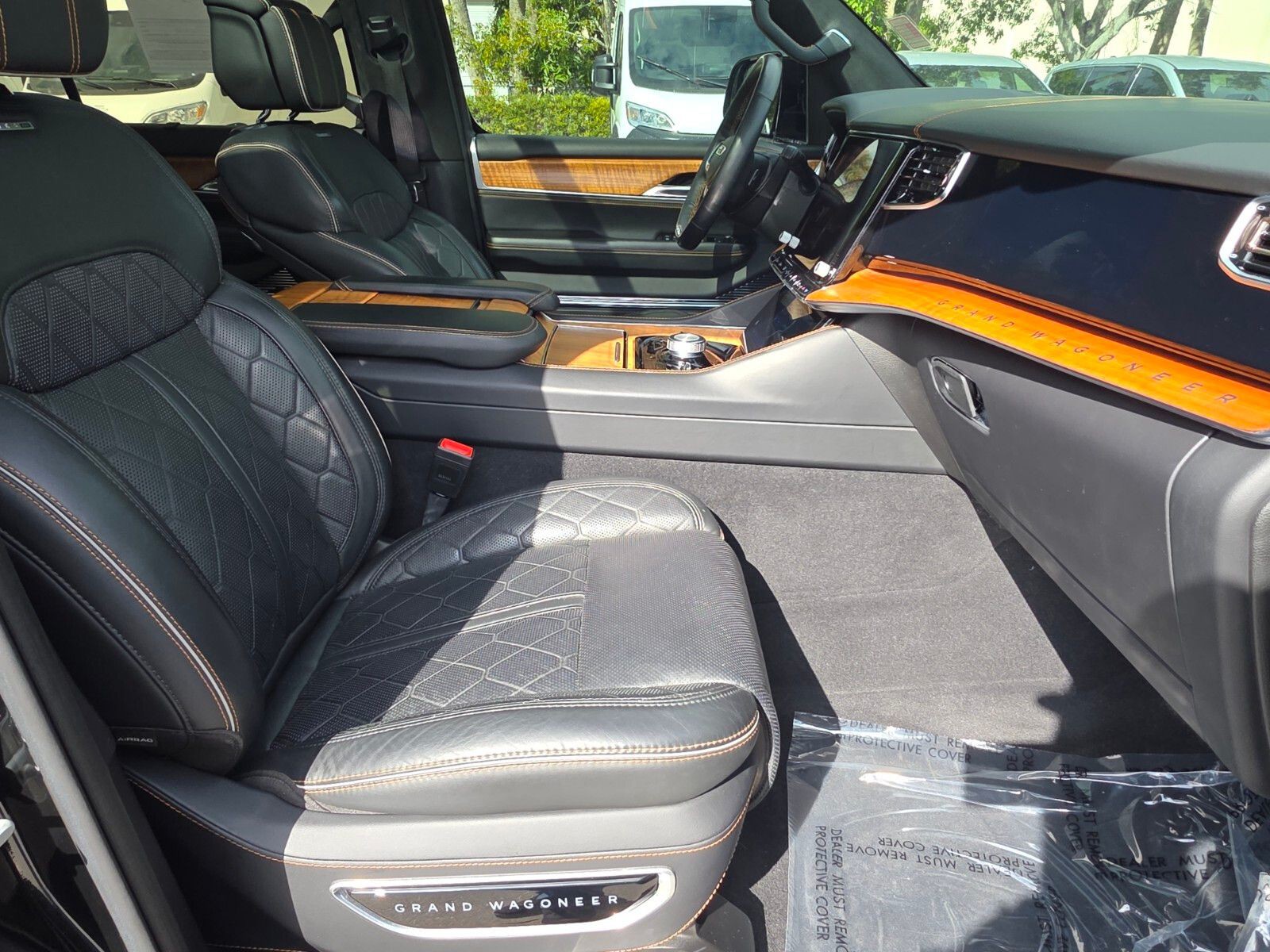 2023 Jeep Grand Wagoneer - Photo 10