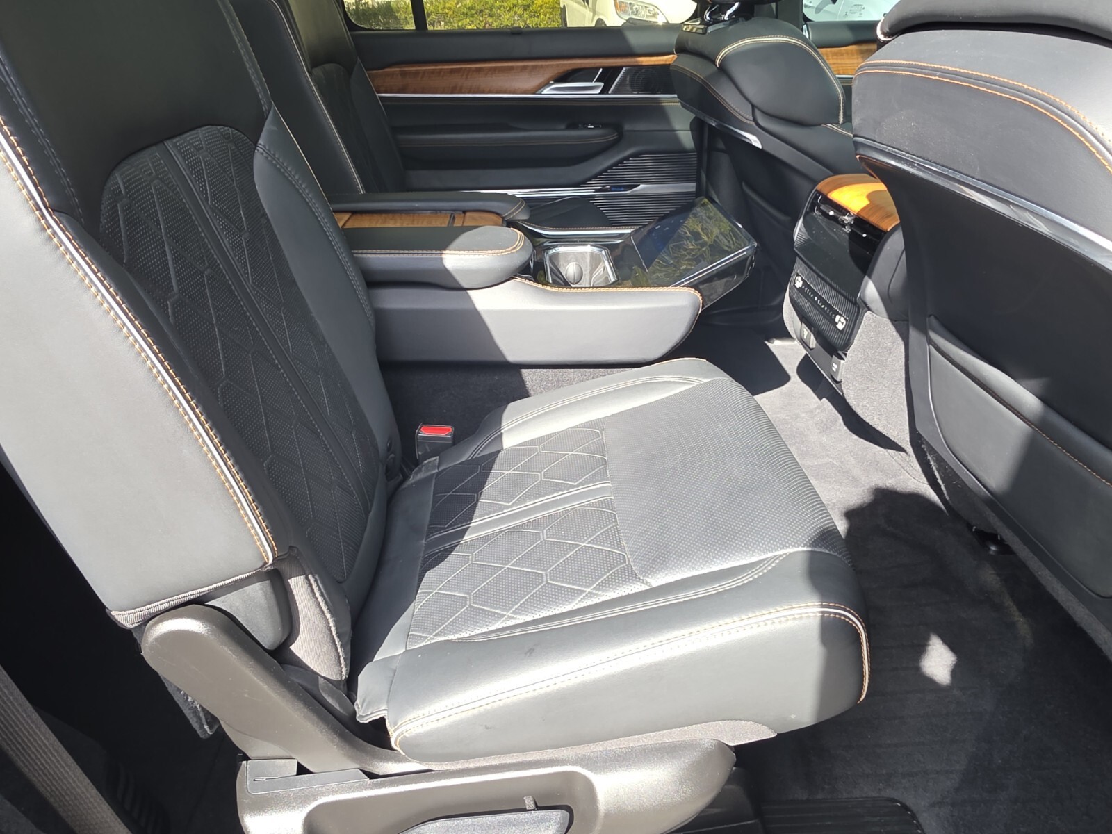 2023 Jeep Grand Wagoneer - Photo 13
