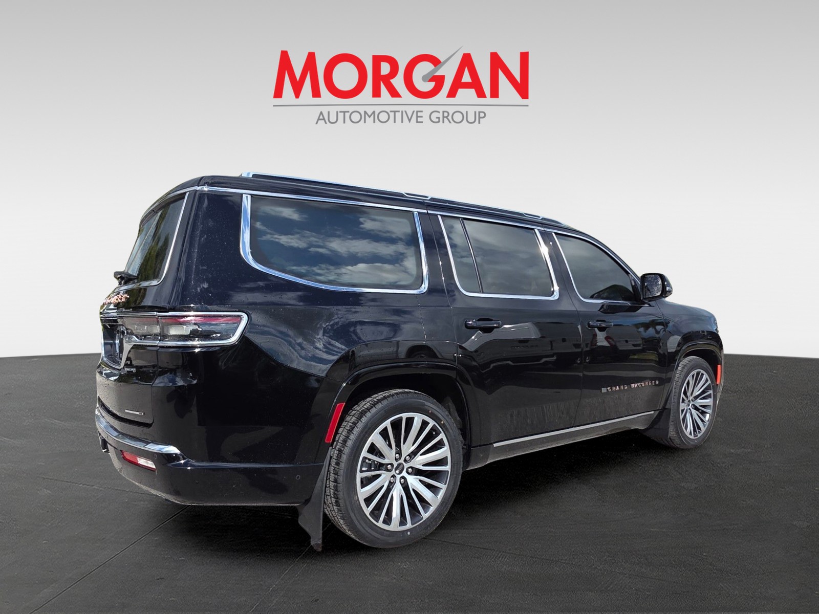 2023 Jeep Grand Wagoneer - Photo 4