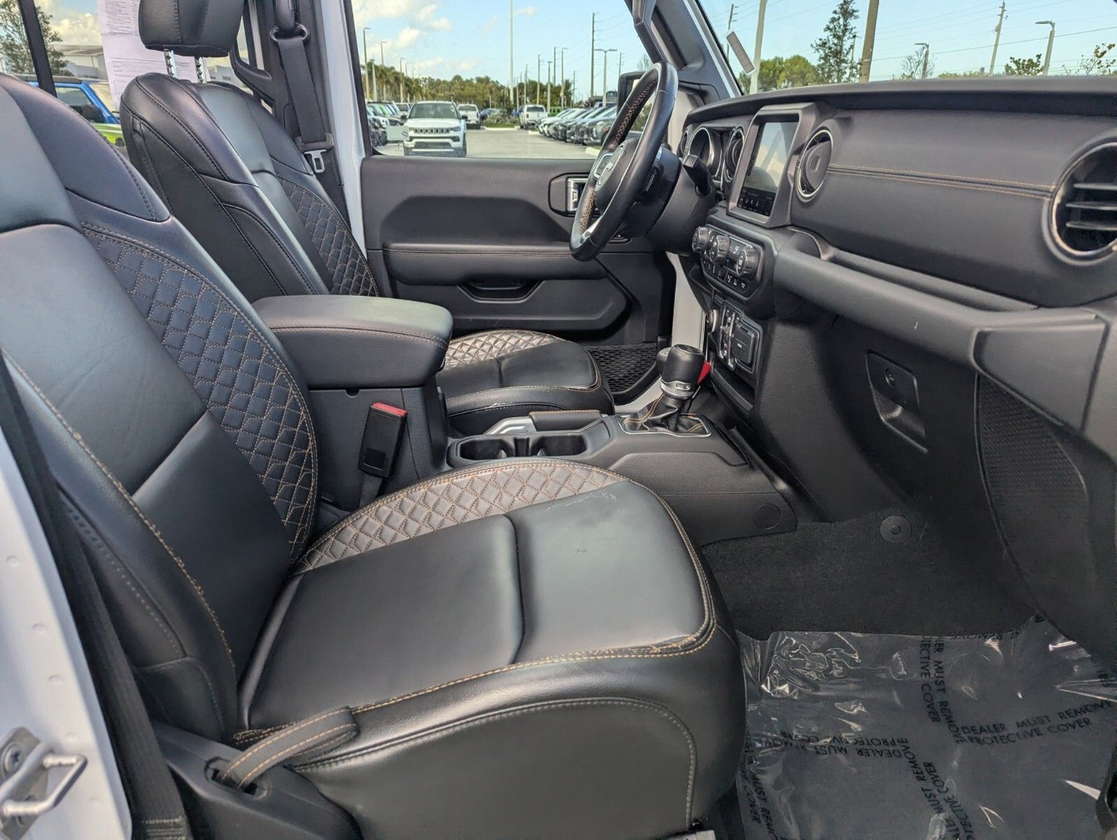 2022 Jeep Wrangler - Photo 10