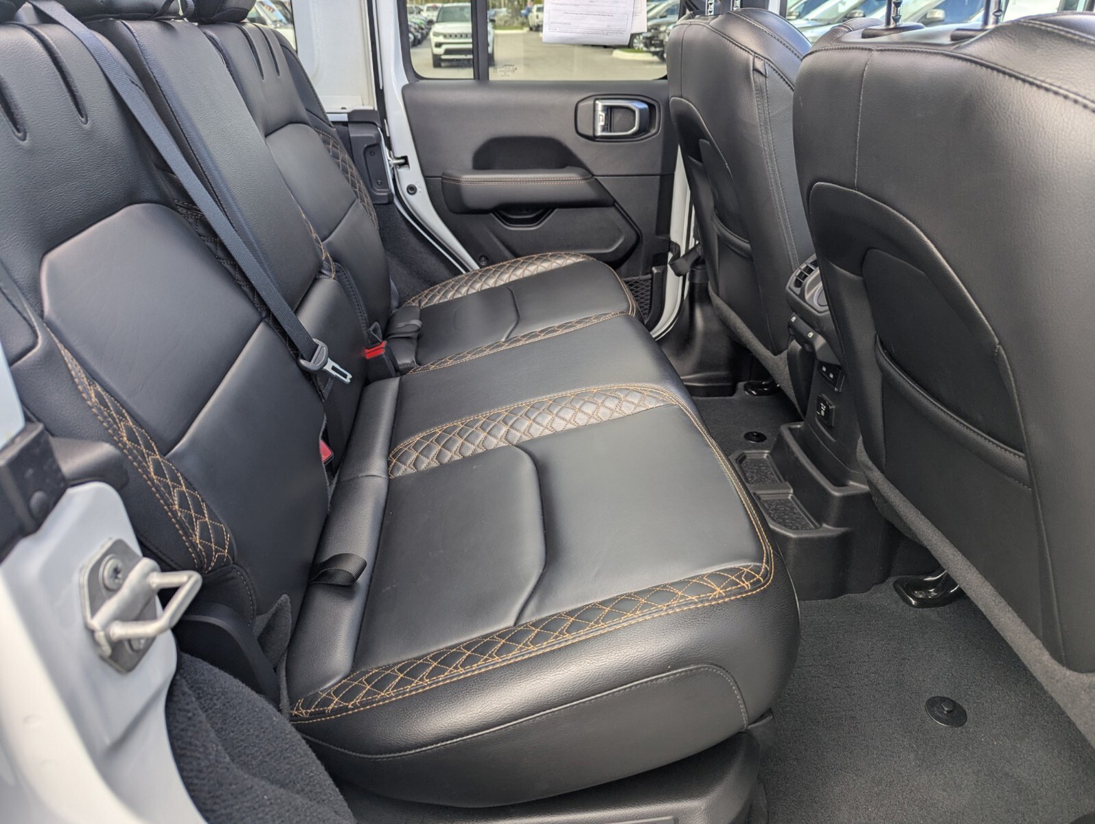 2022 Jeep Wrangler - Photo 13