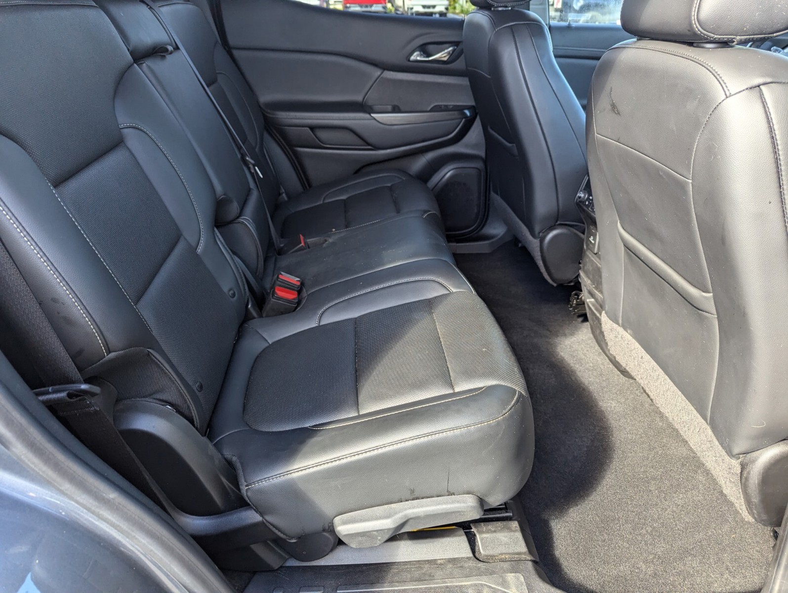 2021 GMC Acadia - Photo 13