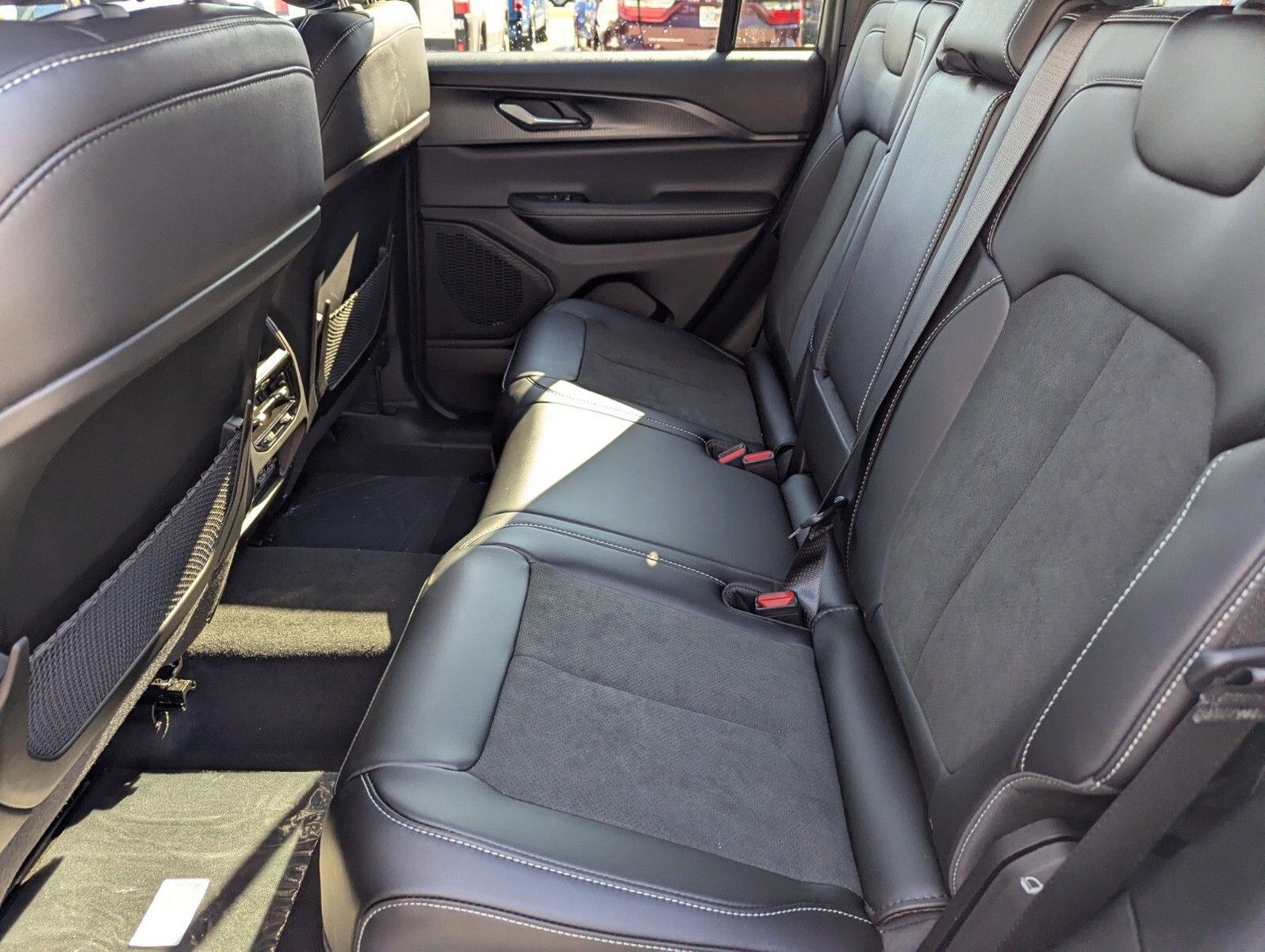 2025 Jeep Grand Cherokee - Photo 8