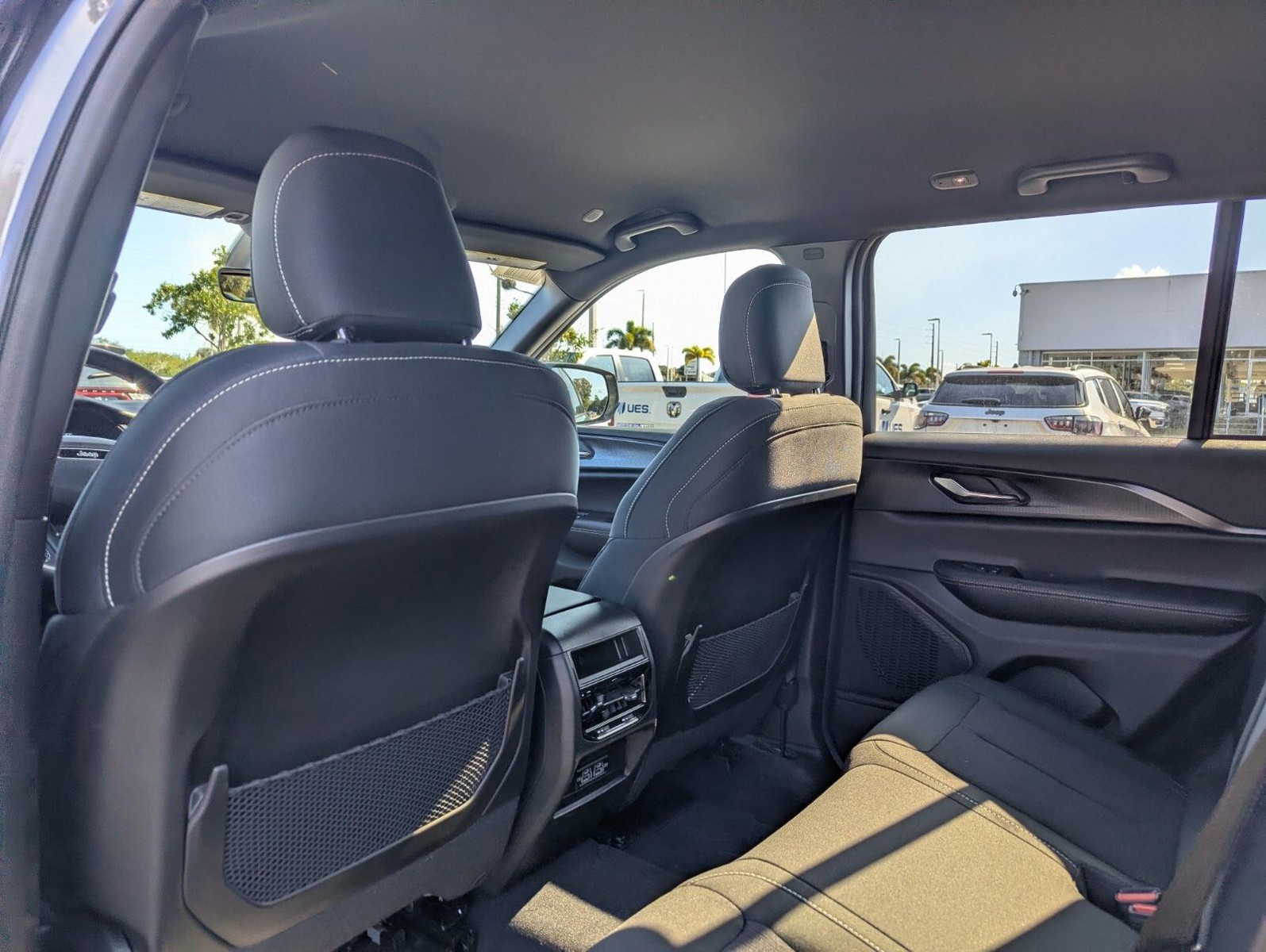 2025 Jeep Grand Cherokee - Photo 9