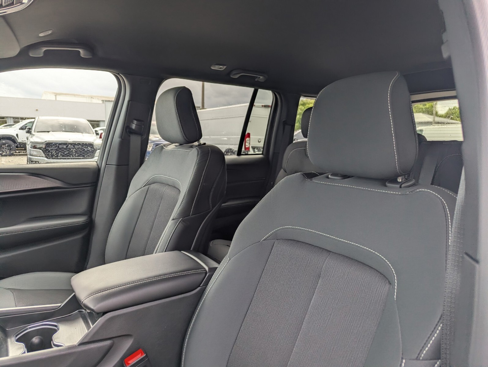 2025 Jeep Grand Cherokee - Photo 11