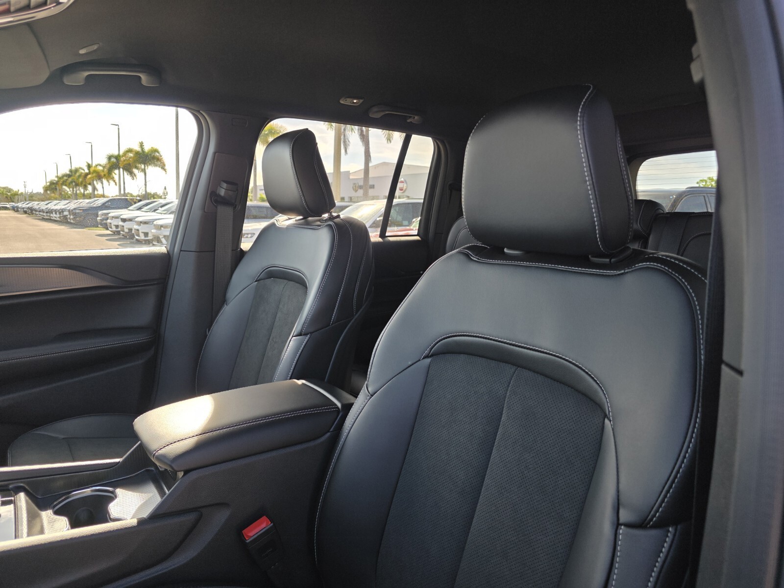 2025 Jeep Grand Cherokee - Photo 11