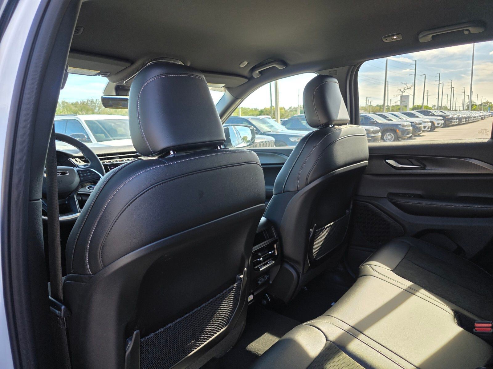 2025 Jeep Grand Cherokee - Photo 9