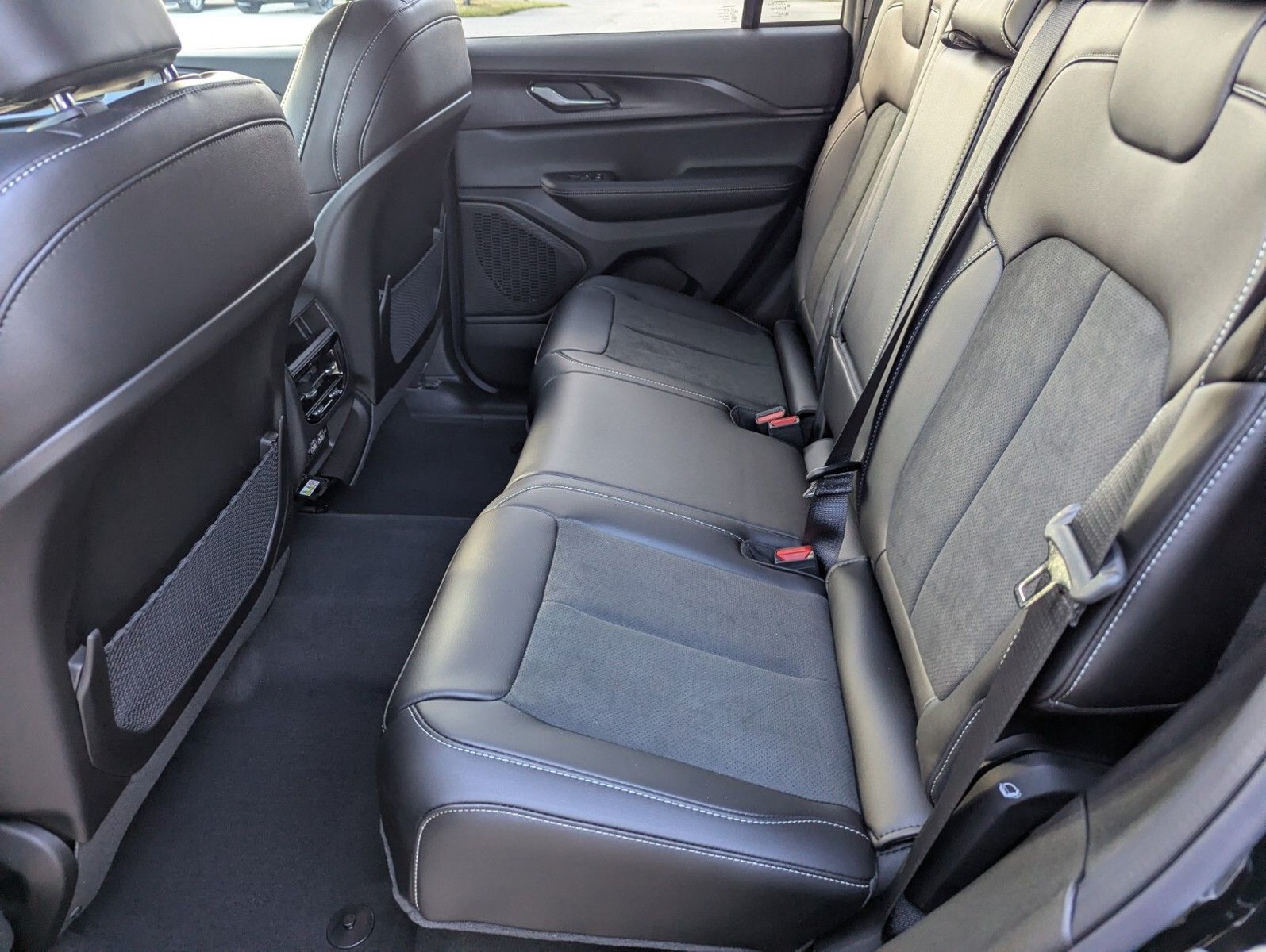 2025 Jeep Grand Cherokee - Photo 8
