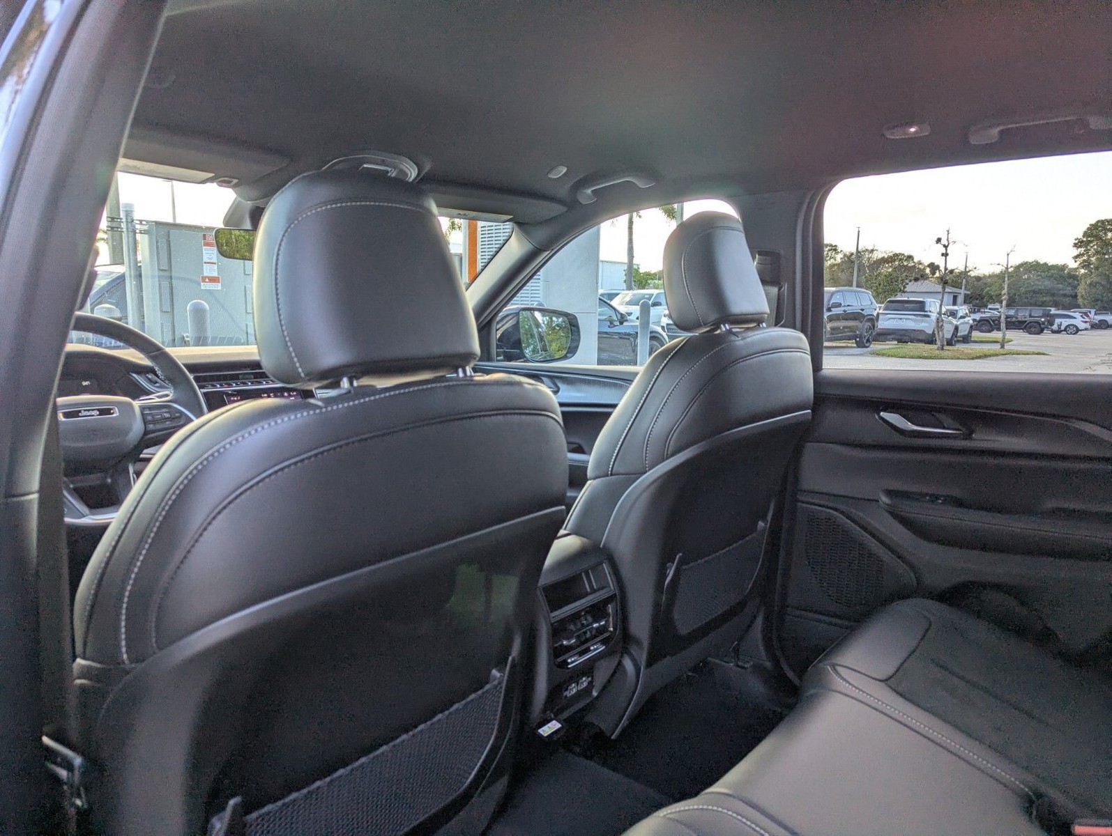 2025 Jeep Grand Cherokee - Photo 9