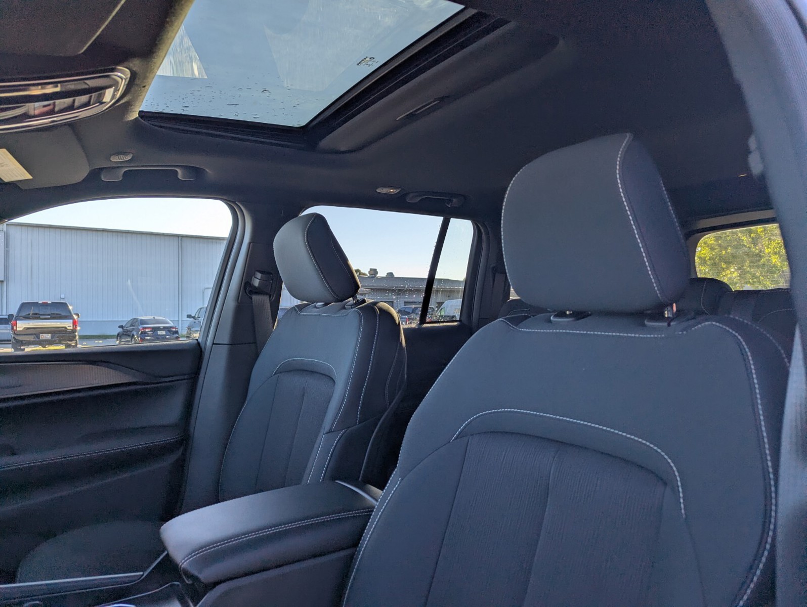 2025 Jeep Grand Cherokee - Photo 12
