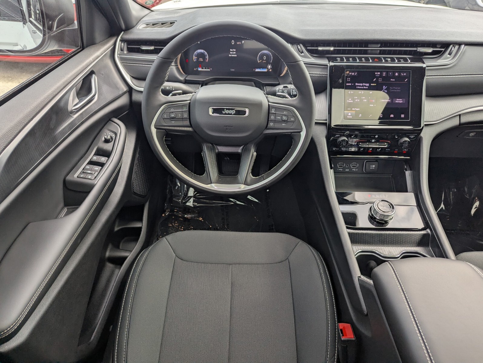 2025 Jeep Grand Cherokee - Photo 11