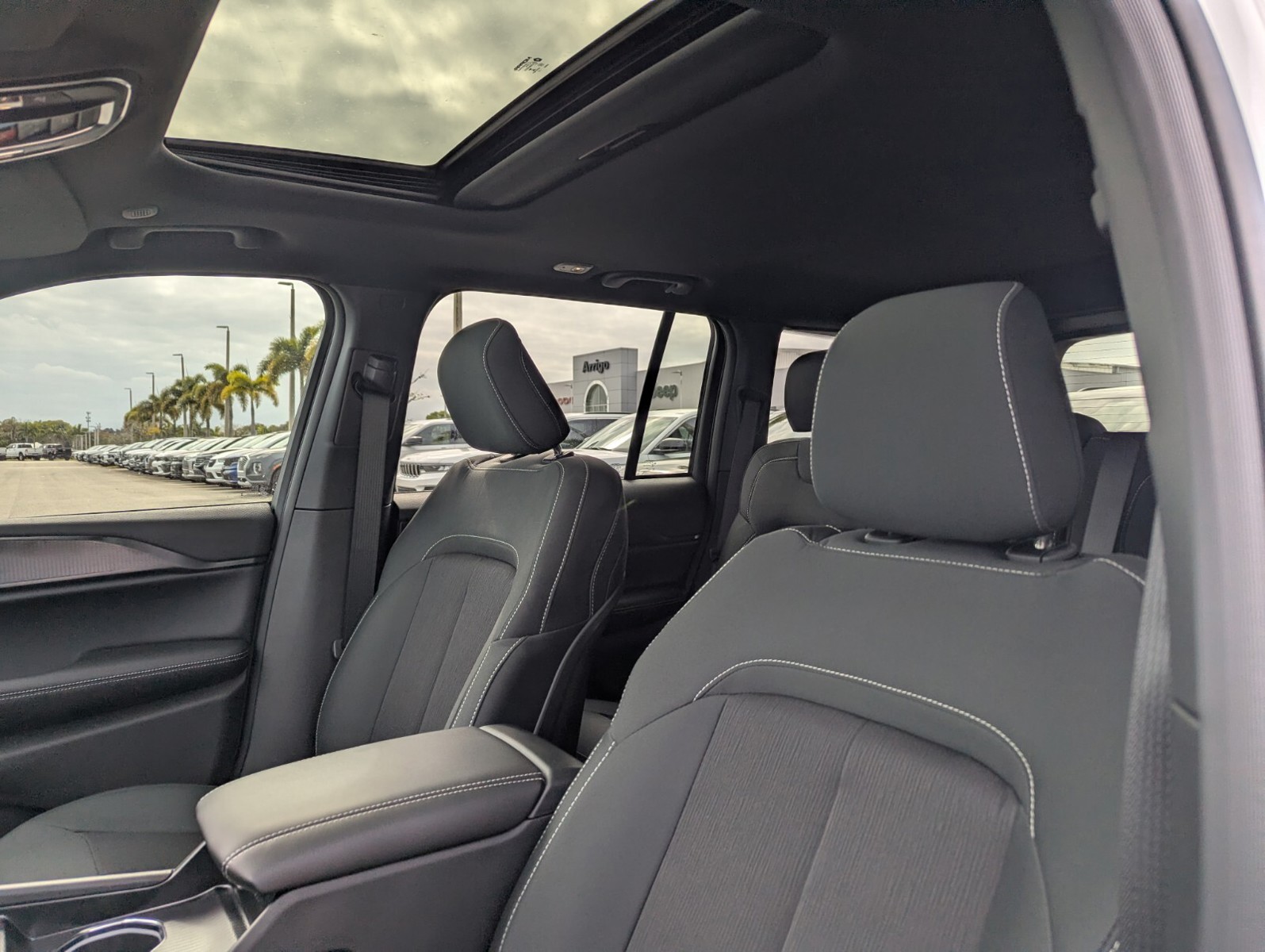 2025 Jeep Grand Cherokee - Photo 12