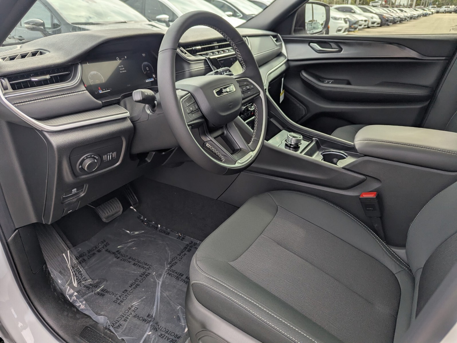 2025 Jeep Grand Cherokee - Photo 14