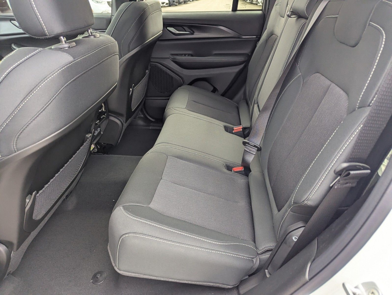 2025 Jeep Grand Cherokee - Photo 8