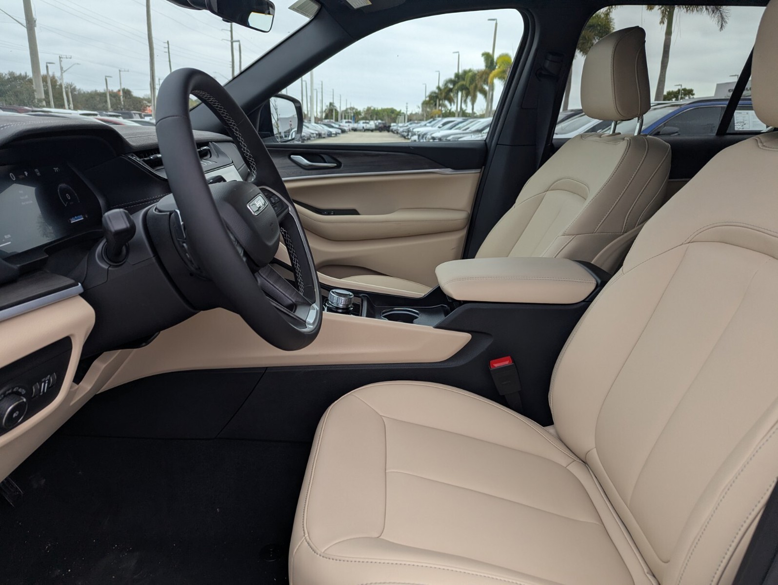2026 Jeep Grand Cherokee - Photo 12