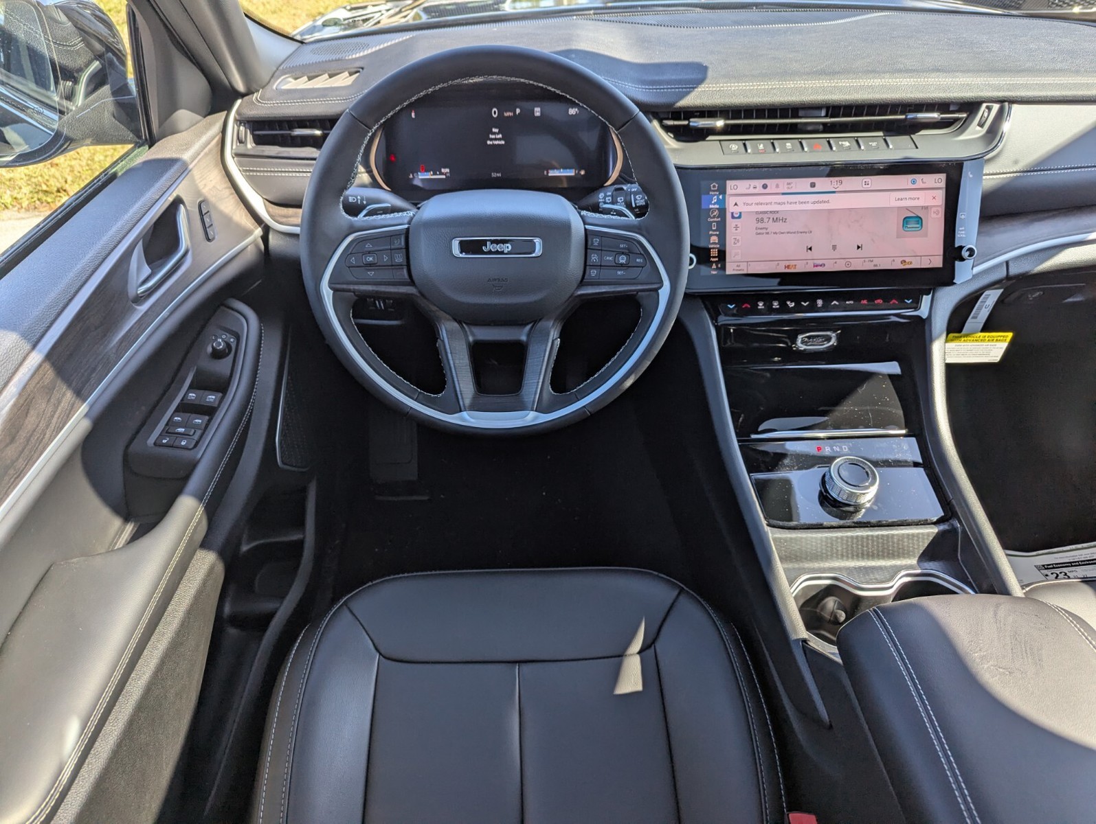 2026 Jeep Grand Cherokee - Photo 11