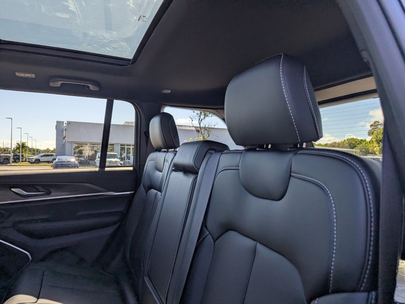 2026 Jeep Grand Cherokee - Photo 7