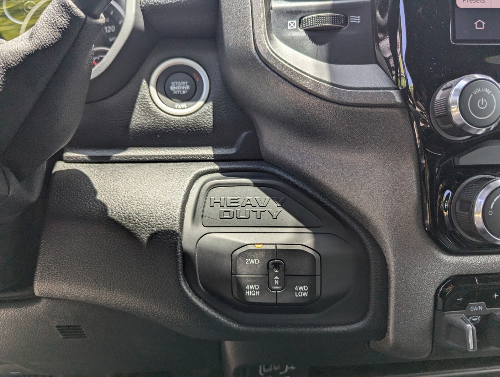 2025 Ram 5500HD - Photo 15