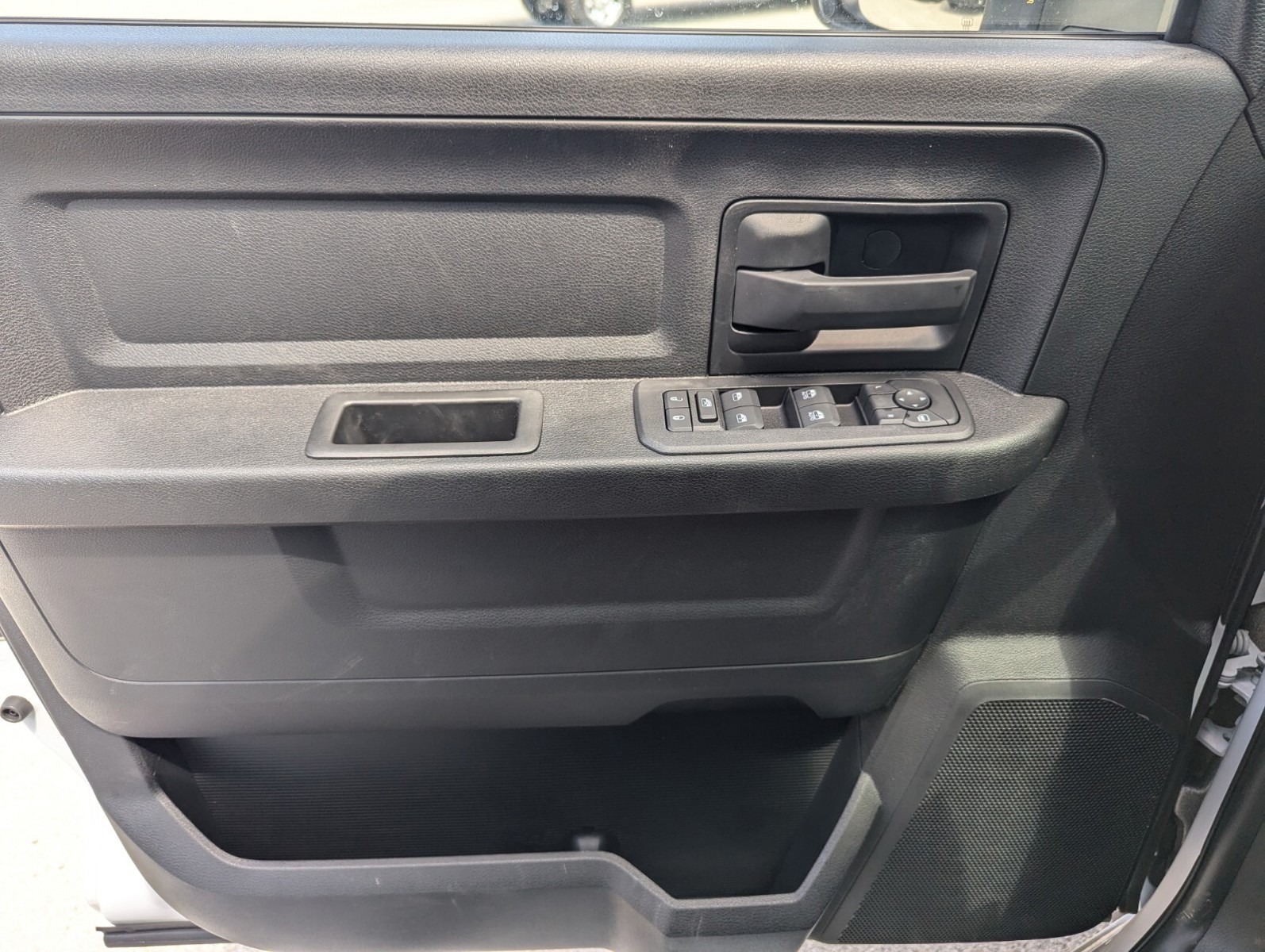 2025 Ram 5500HD - Photo 14