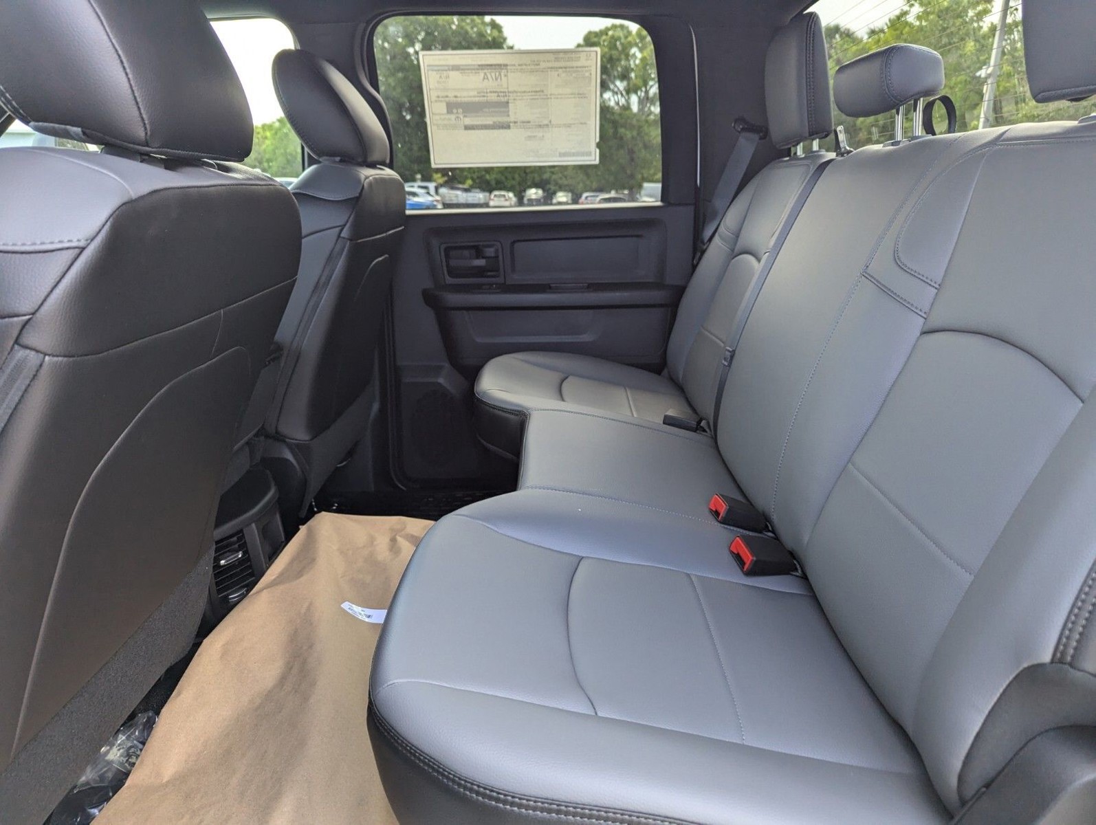 2025 Ram 5500HD - Photo 8