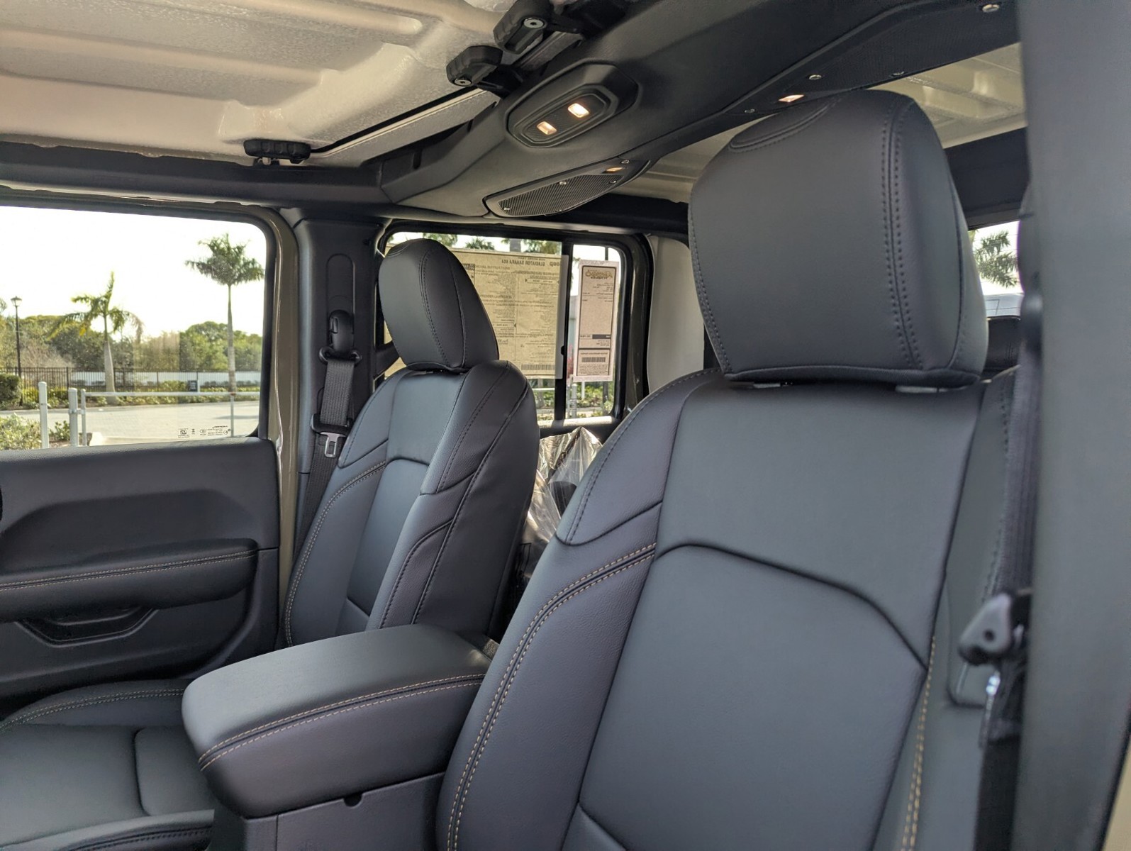 2026 Jeep Gladiator - Photo 11