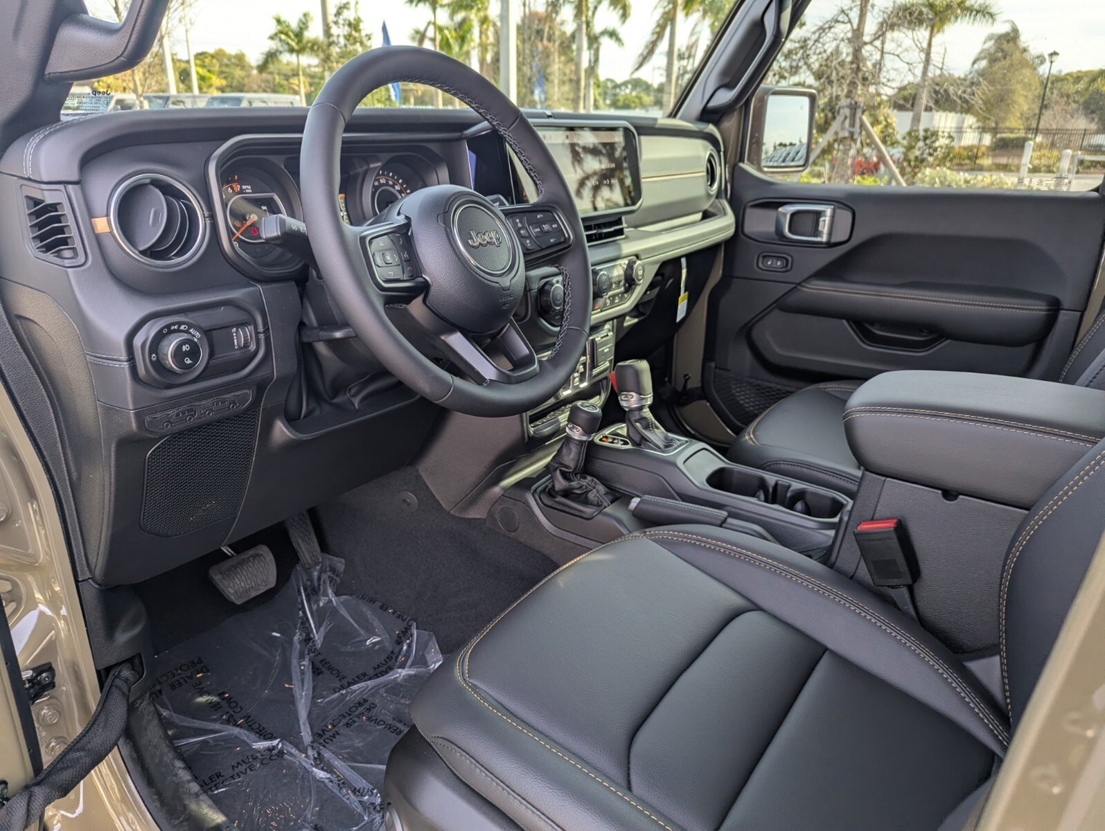 2026 Jeep Gladiator - Photo 13