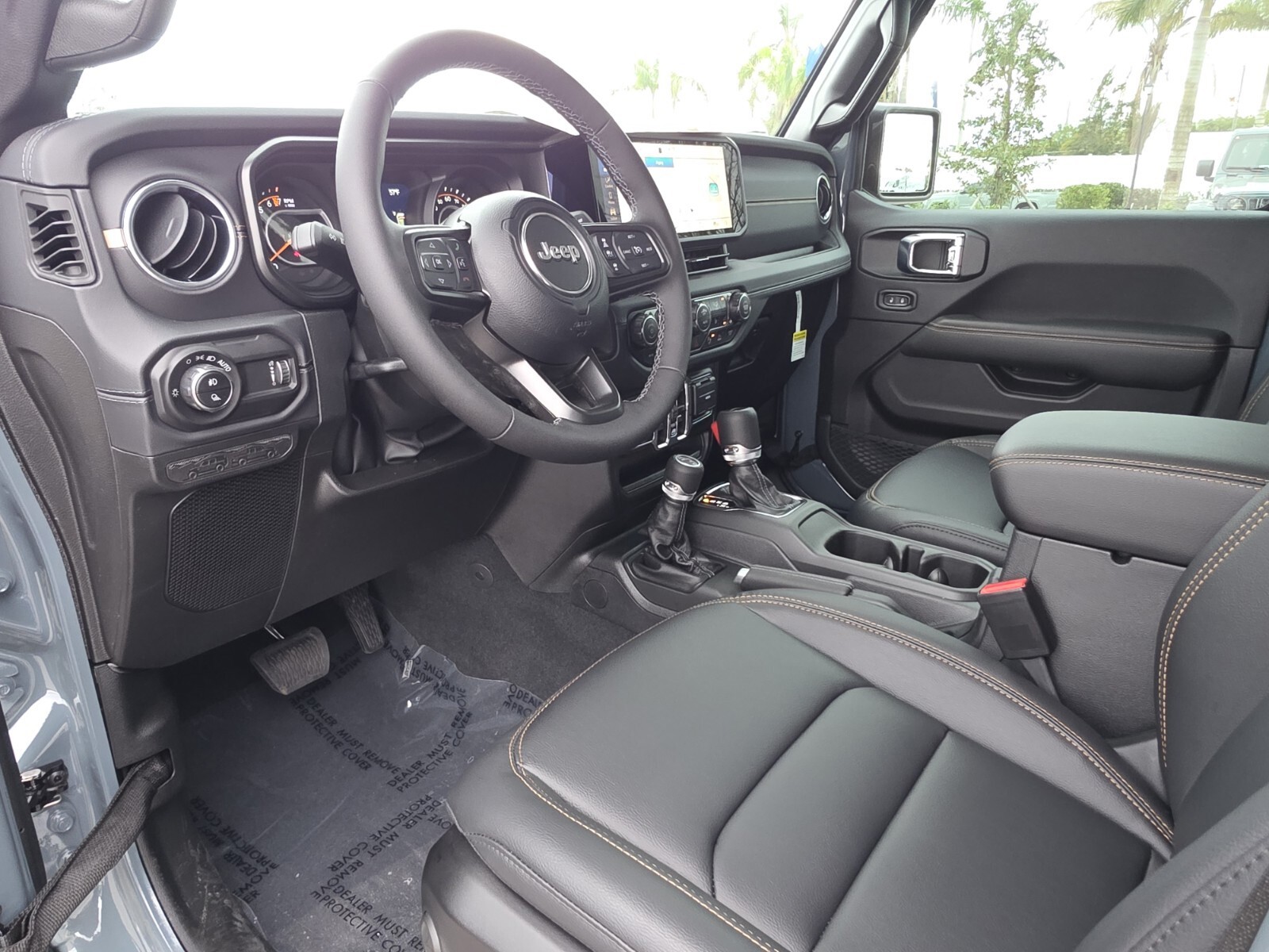 2026 Jeep Gladiator - Photo 12
