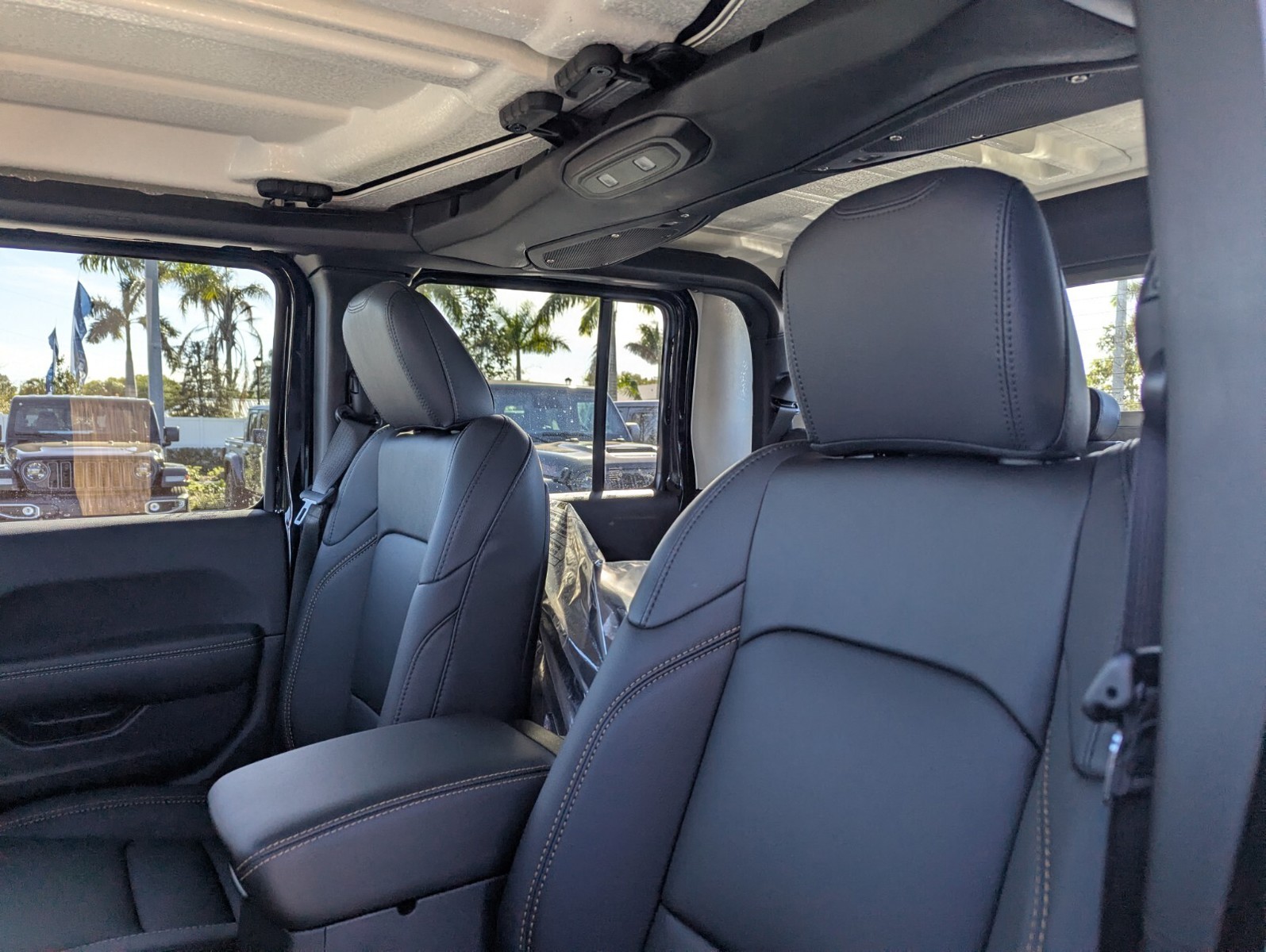 2026 Jeep Gladiator - Photo 11