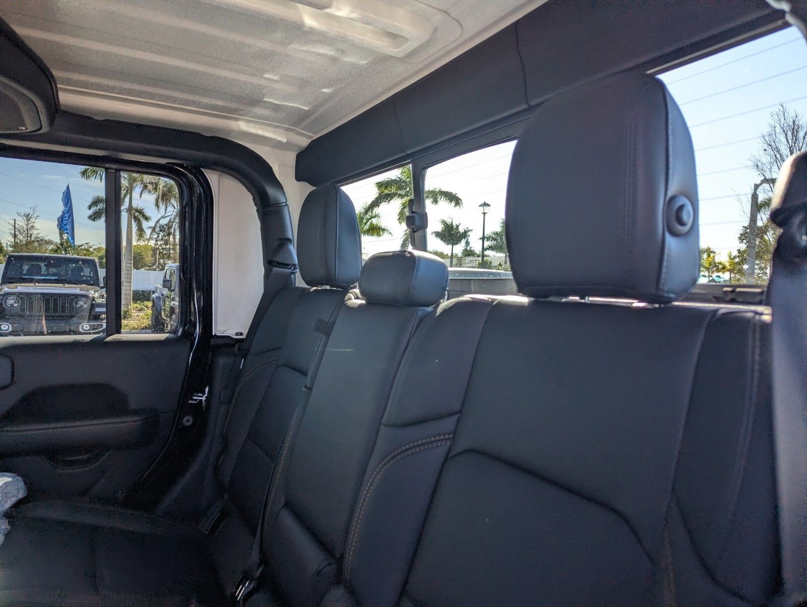 2026 Jeep Gladiator - Photo 7
