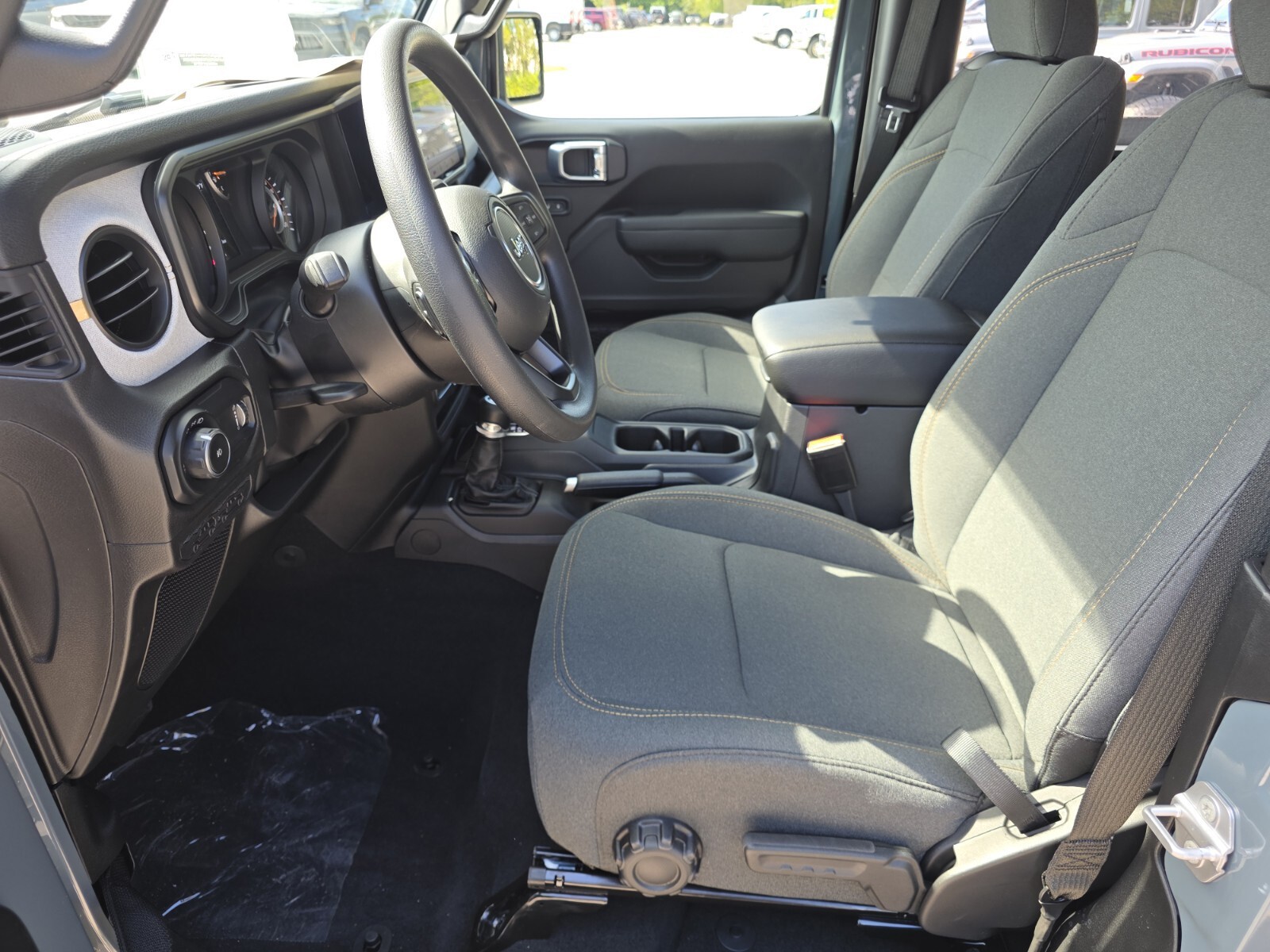 2026 Jeep Wrangler - Photo 12