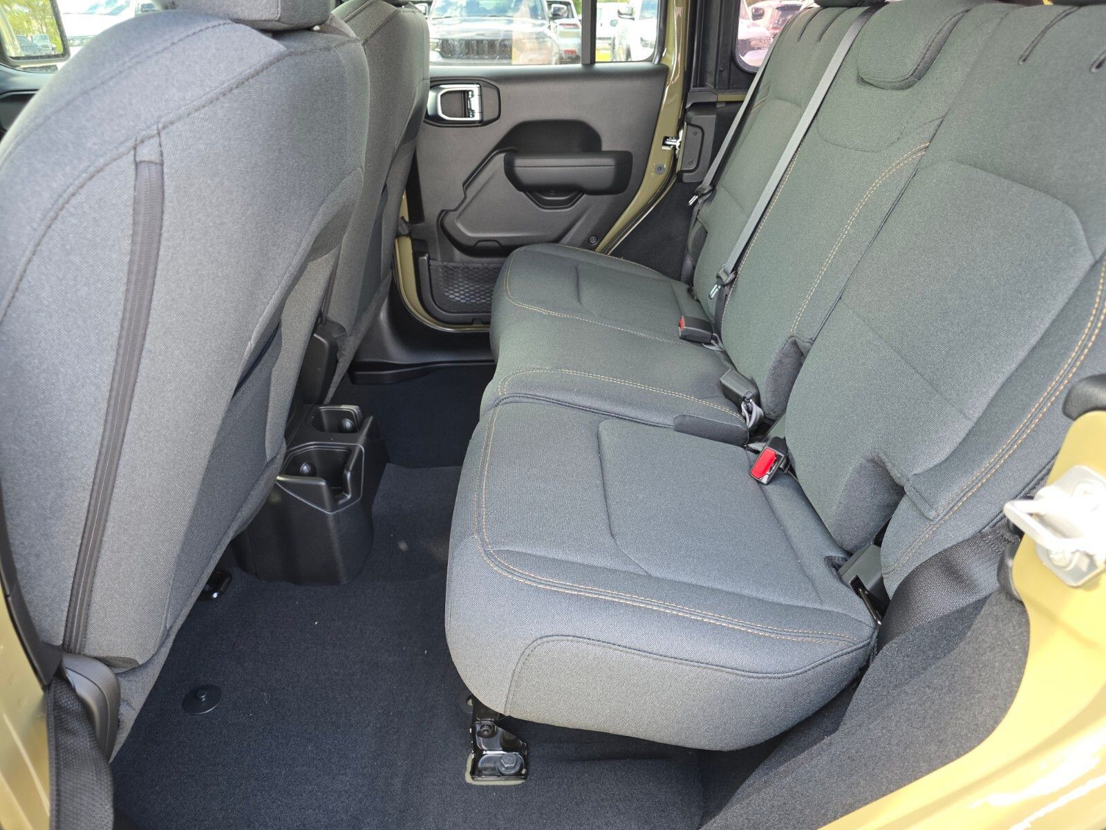 2026 Jeep Wrangler - Photo 8