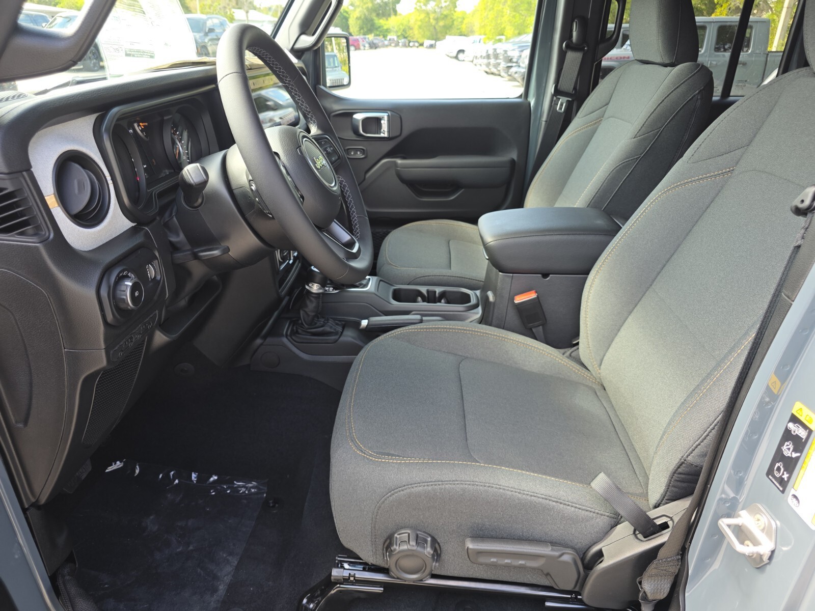 2026 Jeep Wrangler - Photo 12