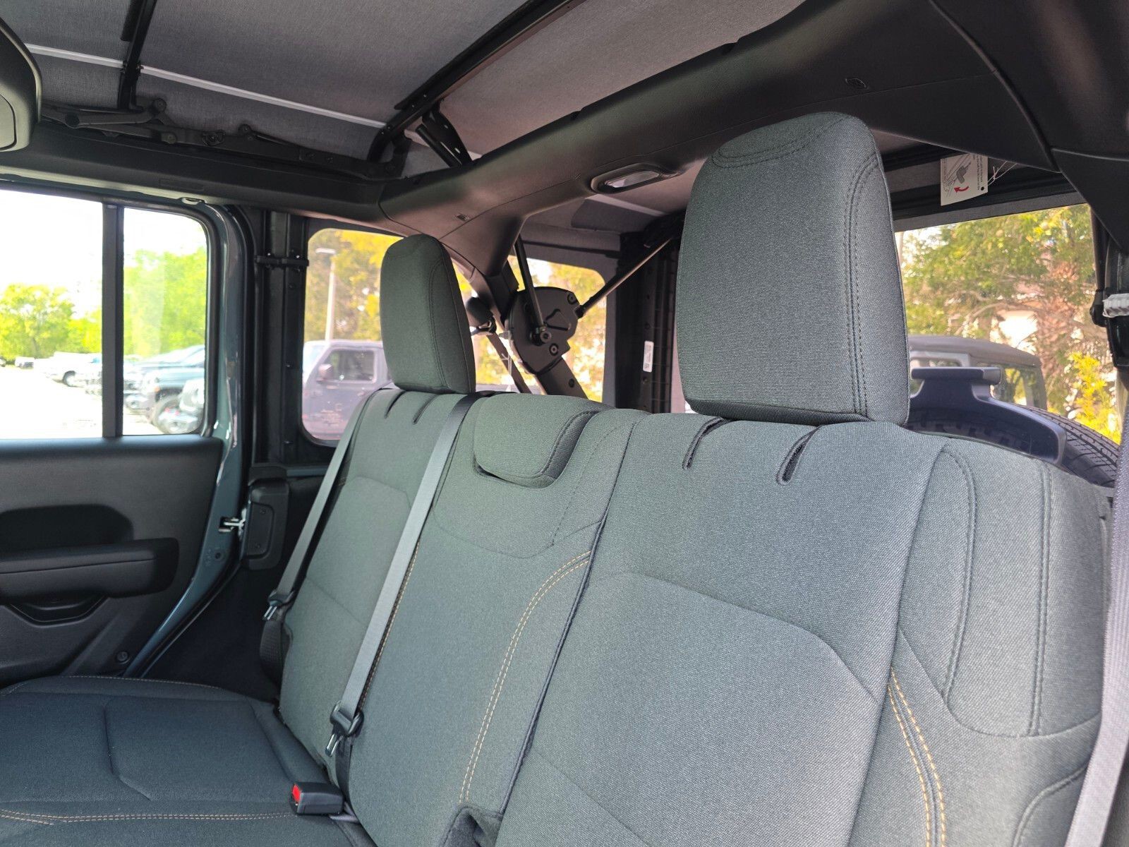 2026 Jeep Wrangler - Photo 7