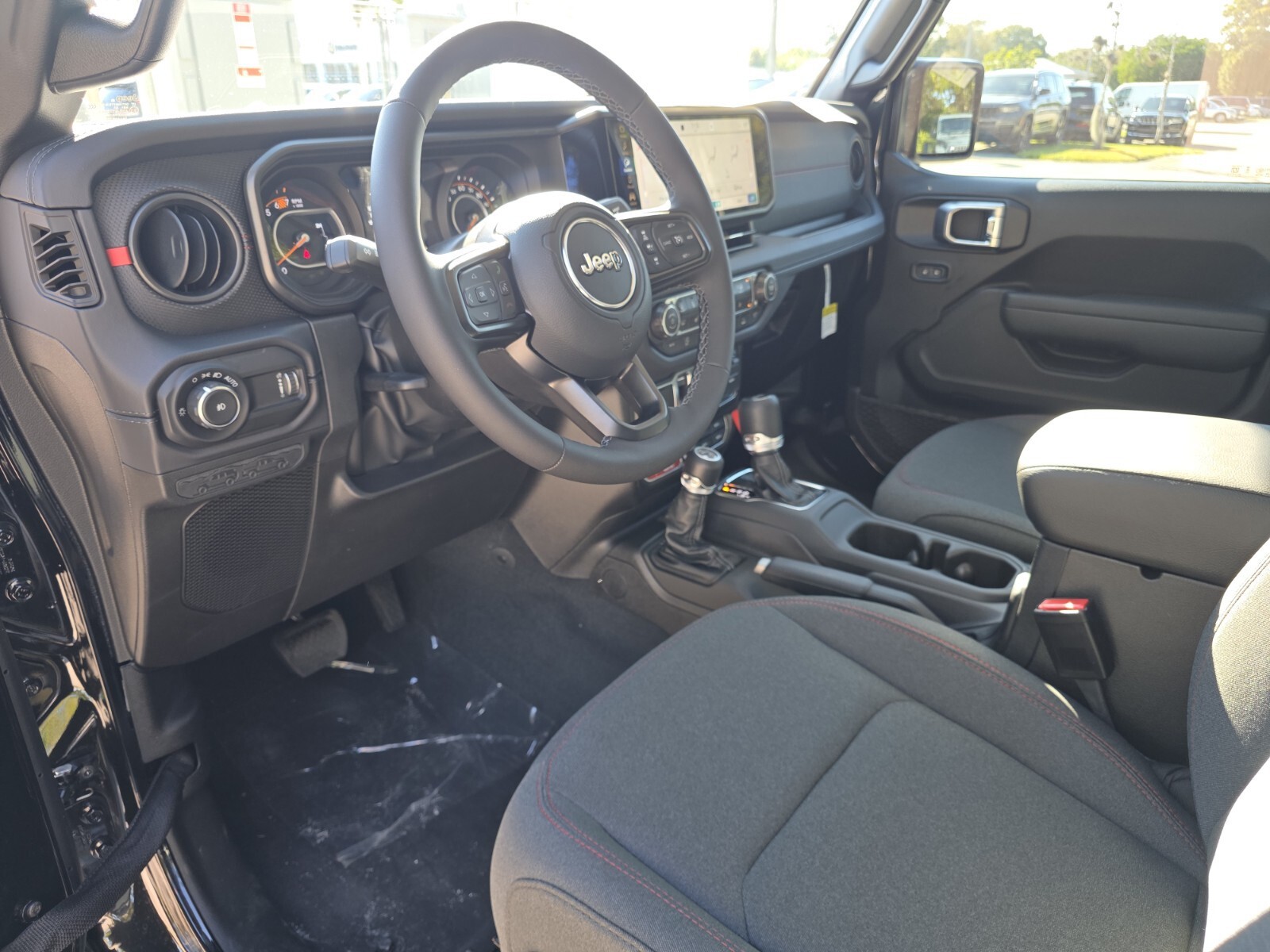 2026 Jeep Wrangler - Photo 13
