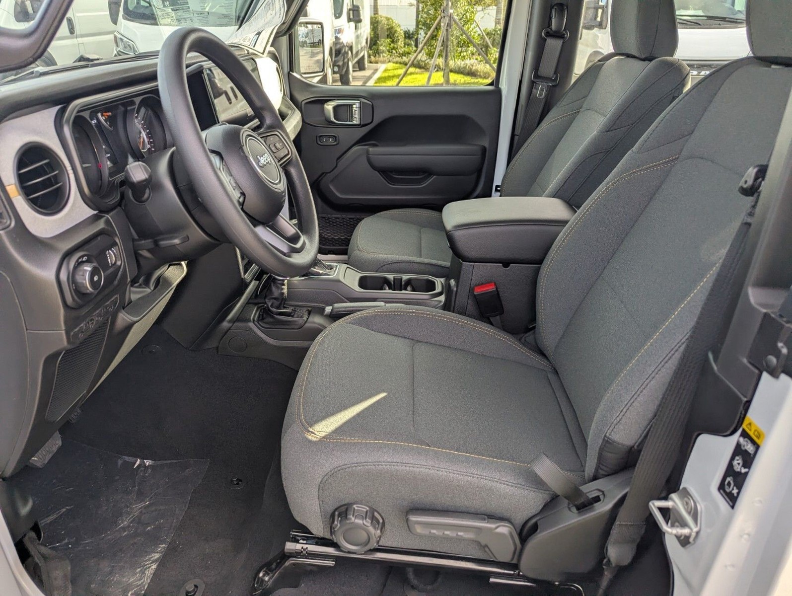 2026 Jeep Wrangler - Photo 10