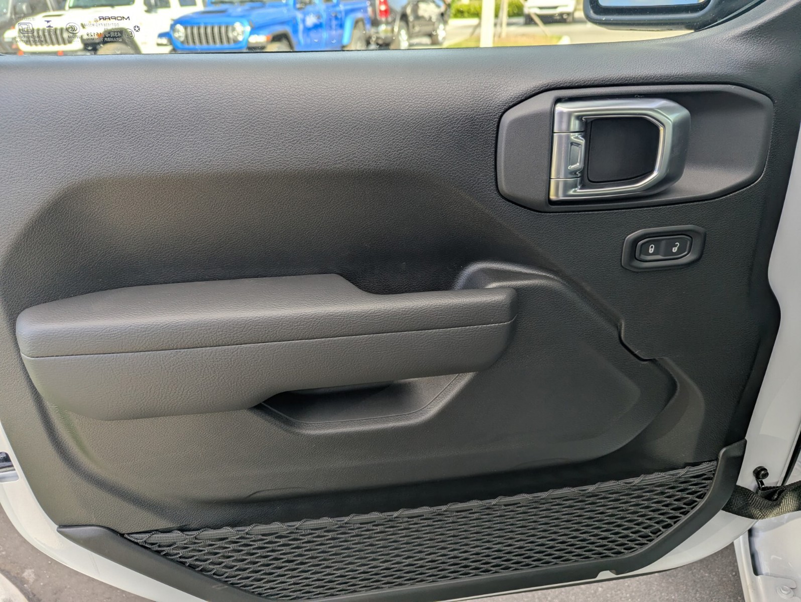 2026 Jeep Wrangler - Photo 12