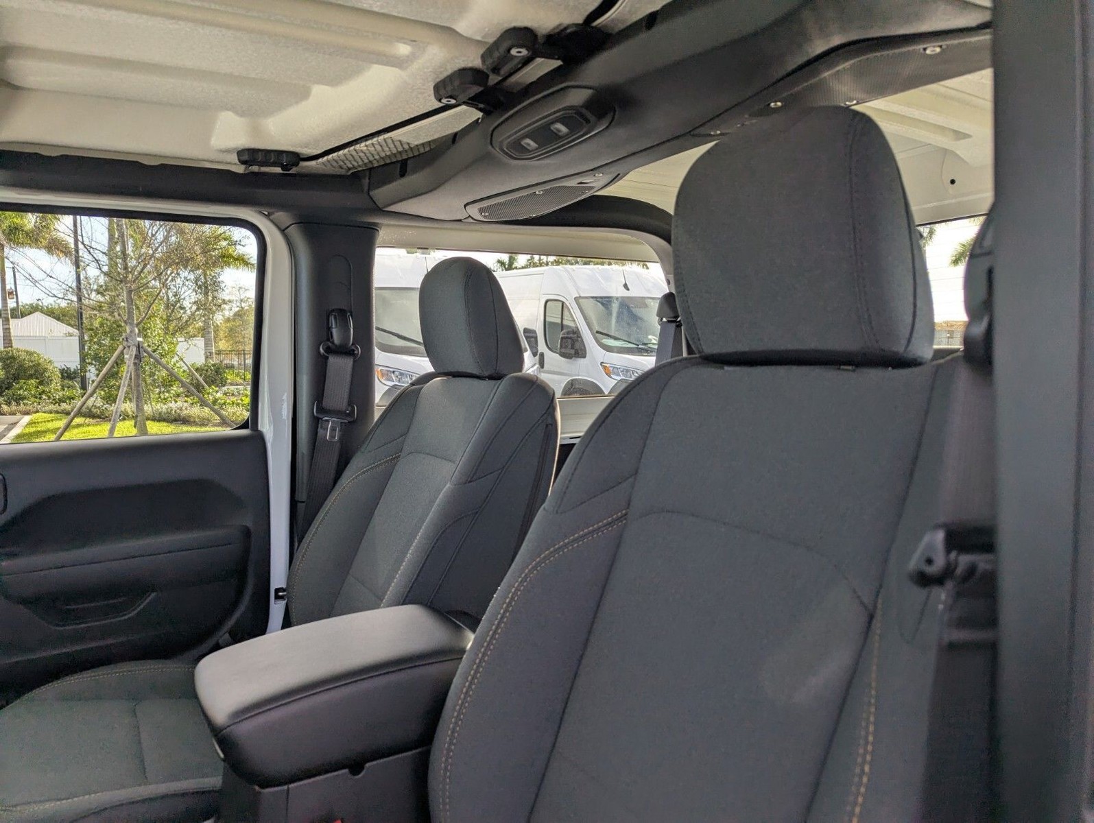 2026 Jeep Wrangler - Photo 9